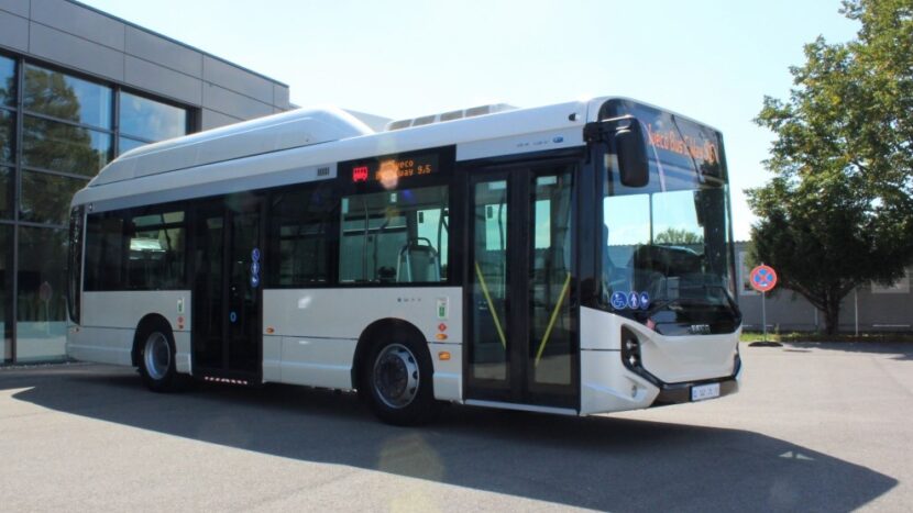 Trei sferturi dintre autobuzele Iveco vândute în 2020, cu propulsie alternativă